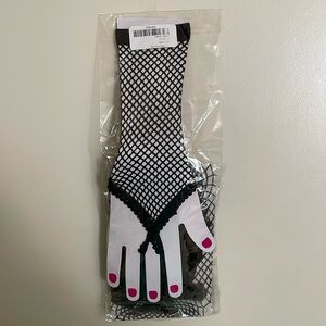 Fishnets and gloves